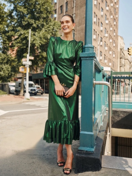 Pomander Place Dresses & Skirts - Pomander Place Size Large Tuckernuck Women's Emerald Crinkle Lurex Lillith Dress